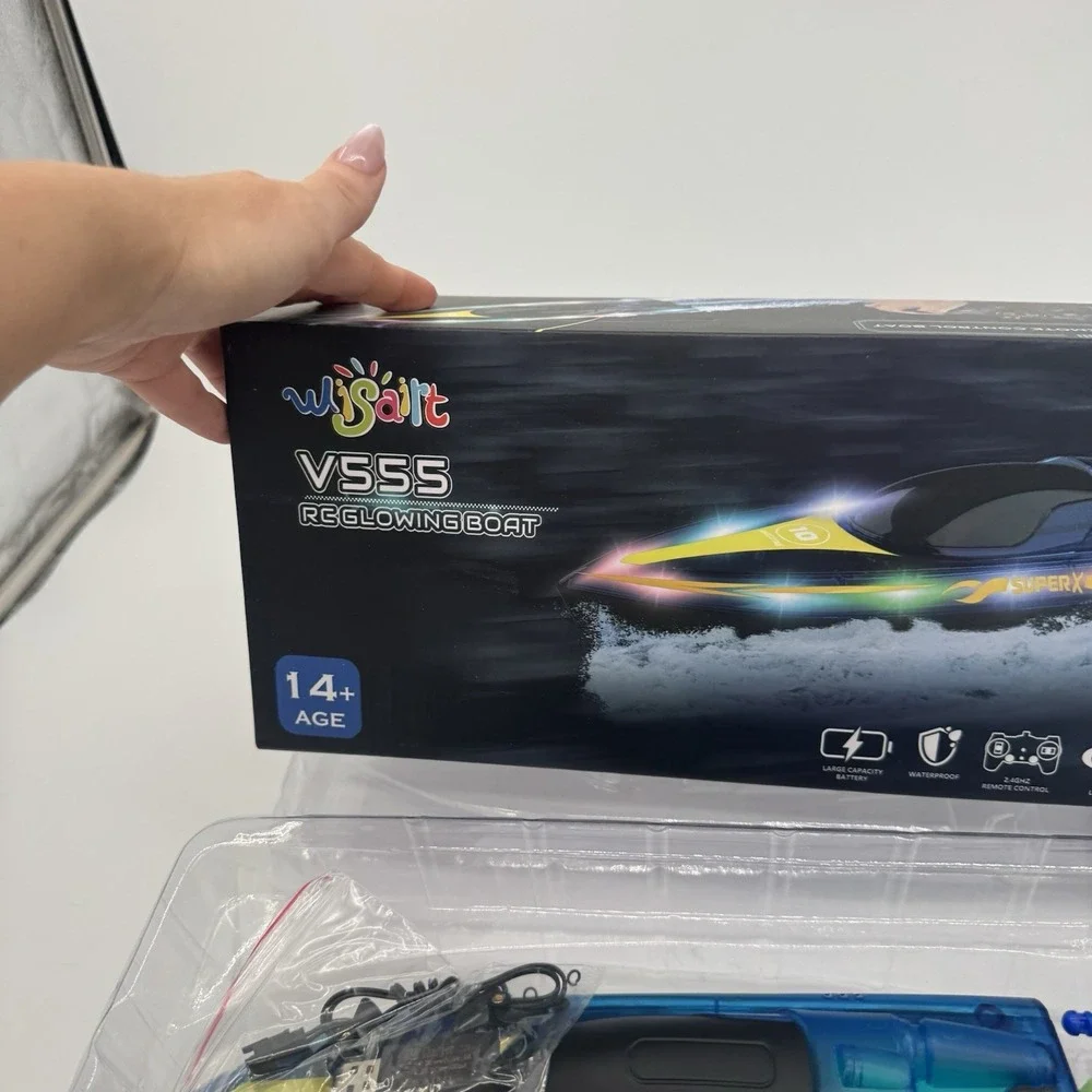 Wisairt‎ V555 RC Glowing Boat 2.4GHz Remote Control LED Waterproof Open Box New